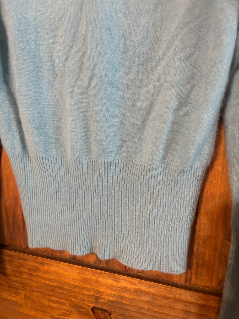 Vintage Bloomingdale’s 100% Cashmere Blue V Neck Knit Sweater Womens M Soft - Picture 4 of 10